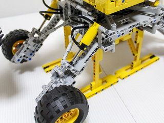 024_4LegsExcavator_007.jpg