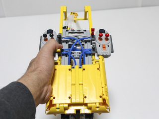 024_4LegsExcavator_015.jpg